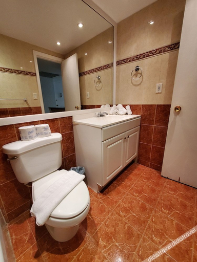 Bathroom 4, SeaStays Apartments, Miami-Dade