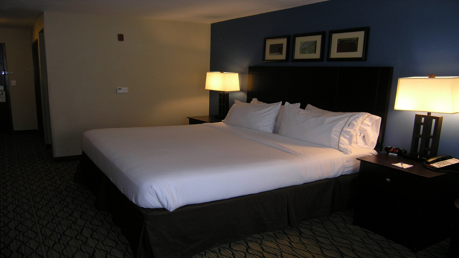 Bedroom 3, Holiday Inn Express & Suites BELLE VERNON by IHG, Westmoreland