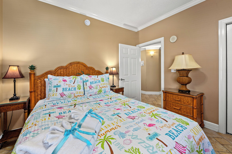 Bedroom 3, Gulf Front Master Bedroom, 2 Pools & Hot Tubs, Sleeps 8, Bay