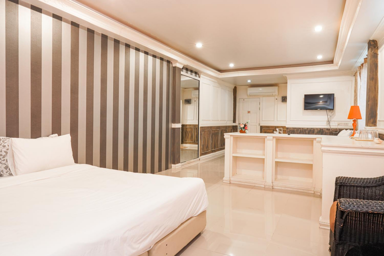 Bedroom 24