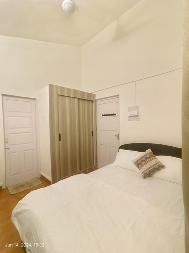Bedroom 2, Beachside Apartment Cozy By The Sea Candolim Goa, North Goa