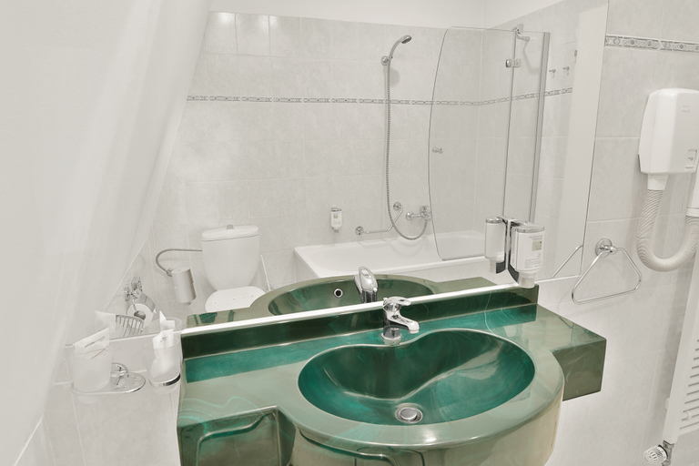 Bathroom 5, Belvedere Wellness Hotel Marianske Lazne, Cheb