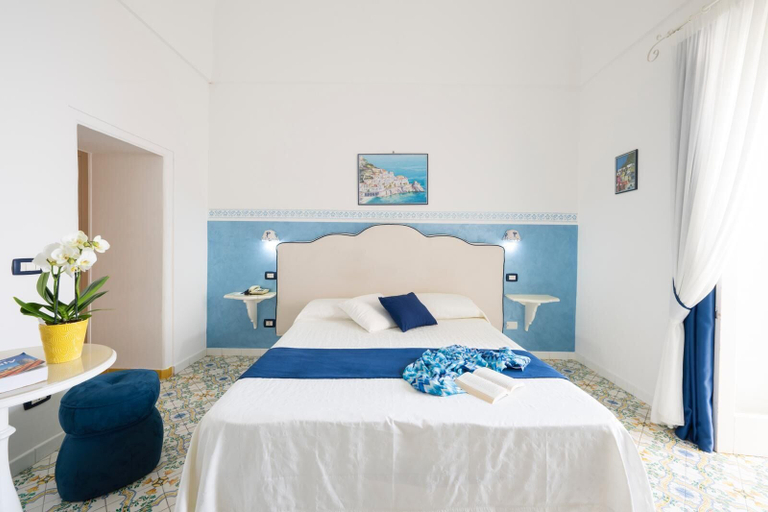 Bedroom 3, Palazzo Talamo, Salerno