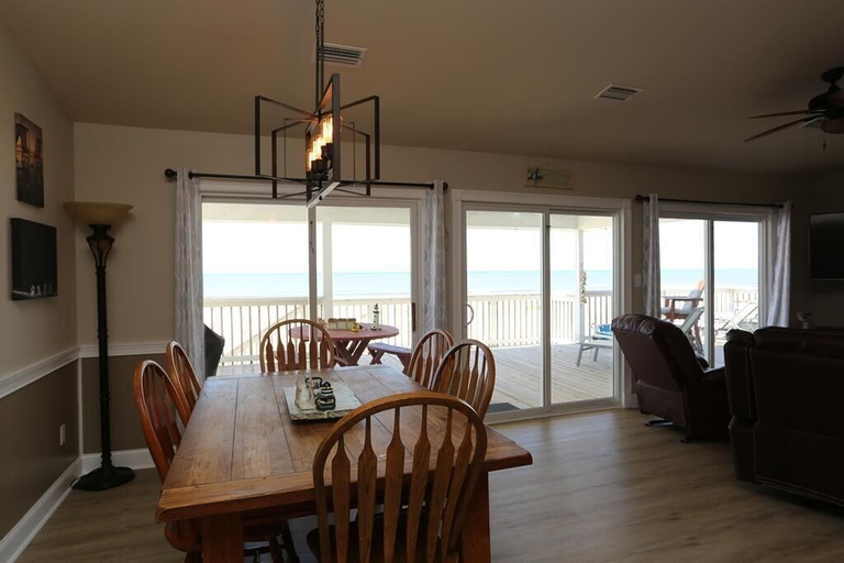 Others 4, Buckley's Beach House, Gulf