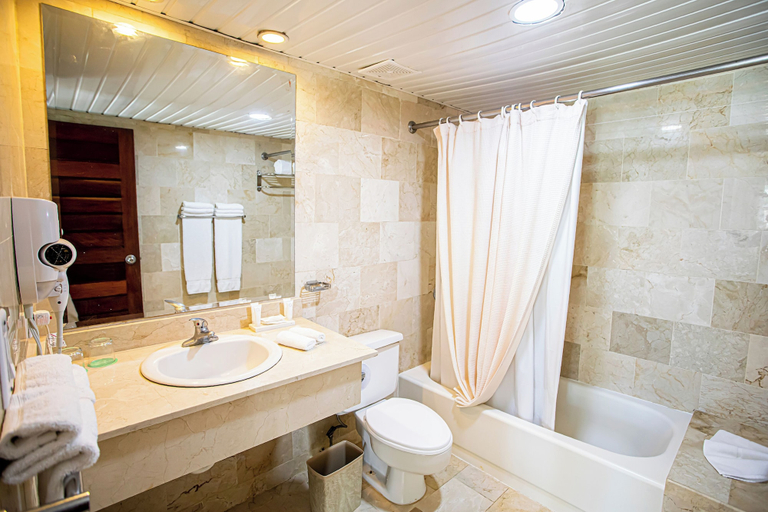 Bathroom 5, VH Gran Ventana Beach Resort - All Inclusive, San Felipe de Puerto Plata