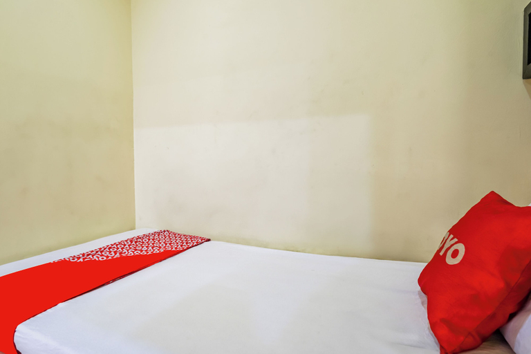 Bedroom, OYO 93923 Gateway Pasteur Apartment By Rini, Bandung