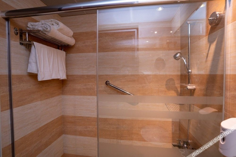 Bathroom 5, Nusk Al Hijrah Hotel, Al Madinah Al Munawwarah