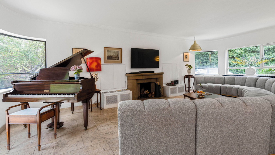 Living area 3, Art Deco Villa Oxford, Oxfordshire