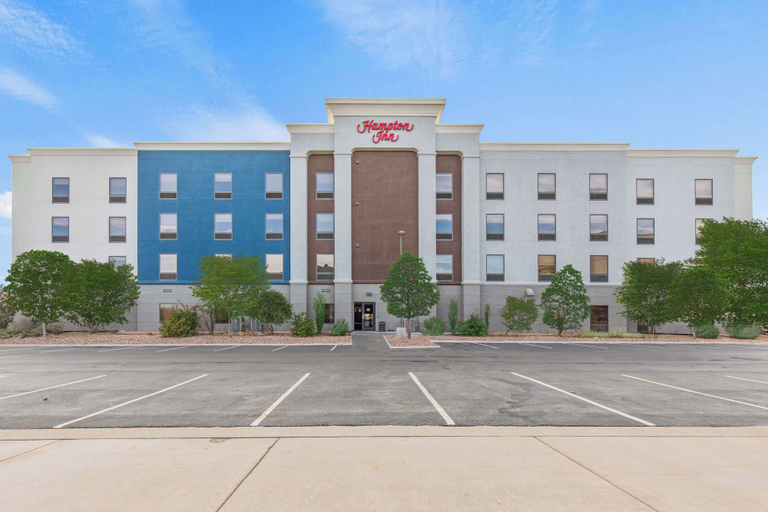 Exterior & Views 2, Hampton Inn Denver Northeast-Brighton, Adams