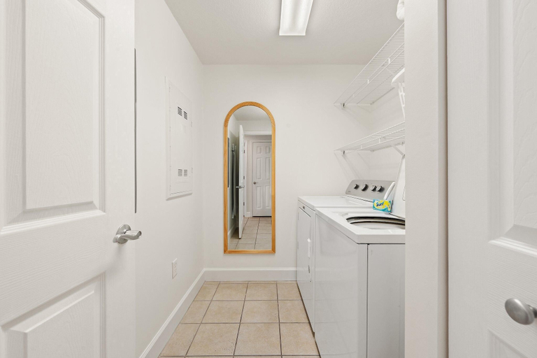 Bathroom, Seawind 1302, Baldwin