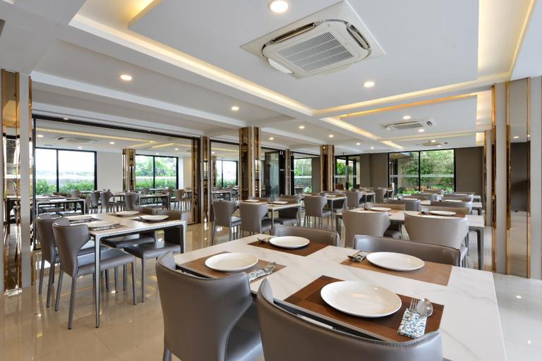 Food & Drinks 4, Grand BS Airport Hotel Suvarnabhumi, Lat Krabang