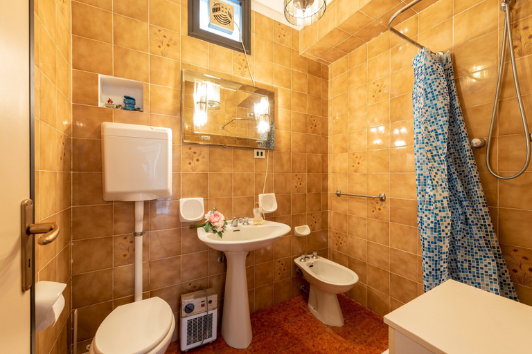 Room 2, Acqua Marina 800 M Dal Mare, Genova