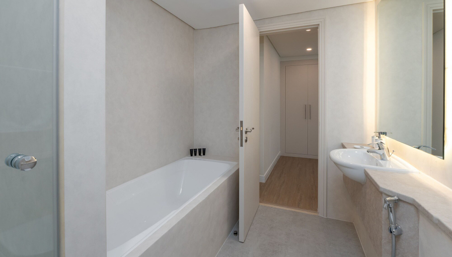 Room 2, Pristine Difc 2BR w Pool Gym, Dubai