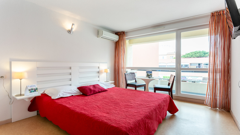 Bedroom, Résidence Le Saint Clair, Hérault