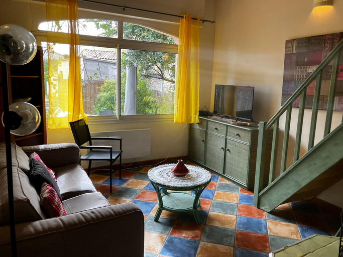 Living room 2, Charming Holiday Home With Swimming Pool, Hérault
