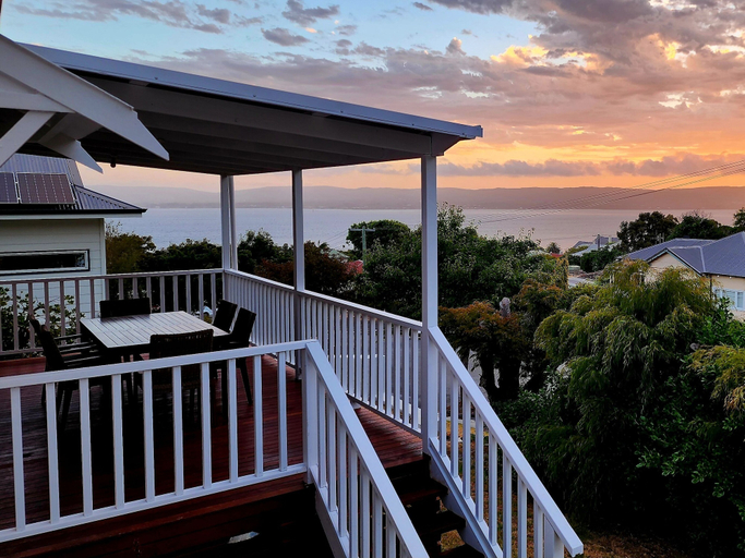 Bay Vista Cottage by the BnB Collection, Albany