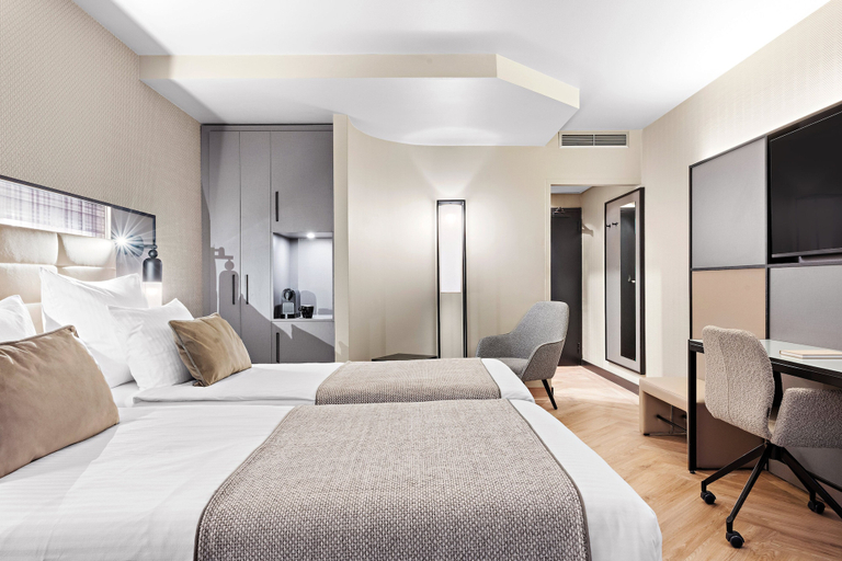 Bedroom 2, Leonardo Royal Hotel Frankfurt, Frankfurt am Main