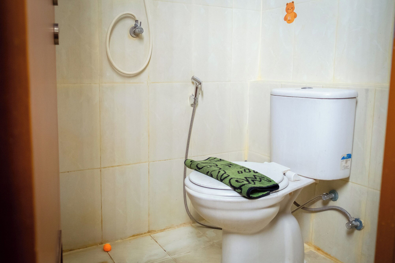 Bathroom 5, Pelangi Rooms by Reccoma, Tangerang Selatan
