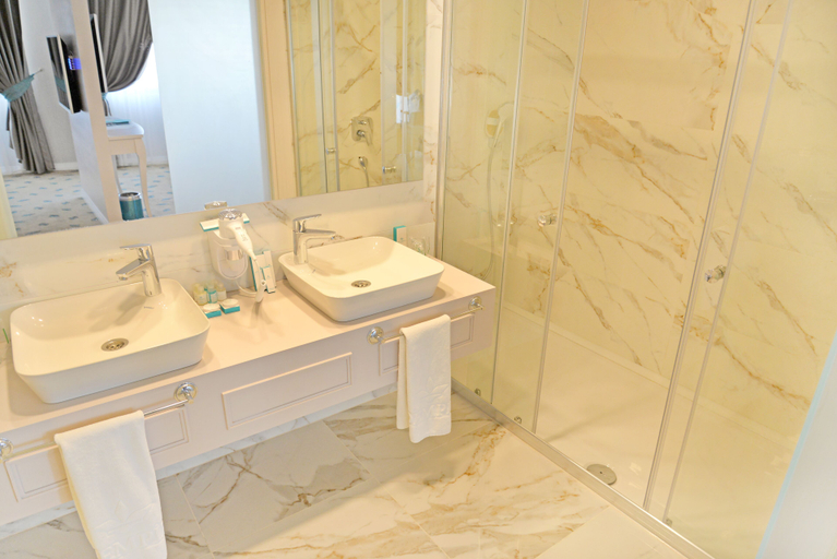 Bathroom 5, Adempira Termal & Spa Hotel, Akköy
