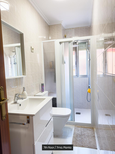 Bathroom 5, Valencia Homestay Rooms II, Valencia