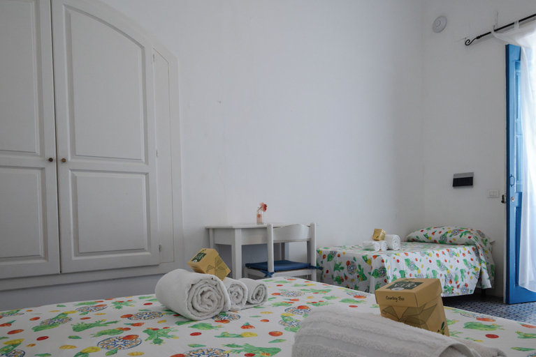 Bedroom 3, Hotel Eunymos - Trattoria Da Francesco Panarea, Messina