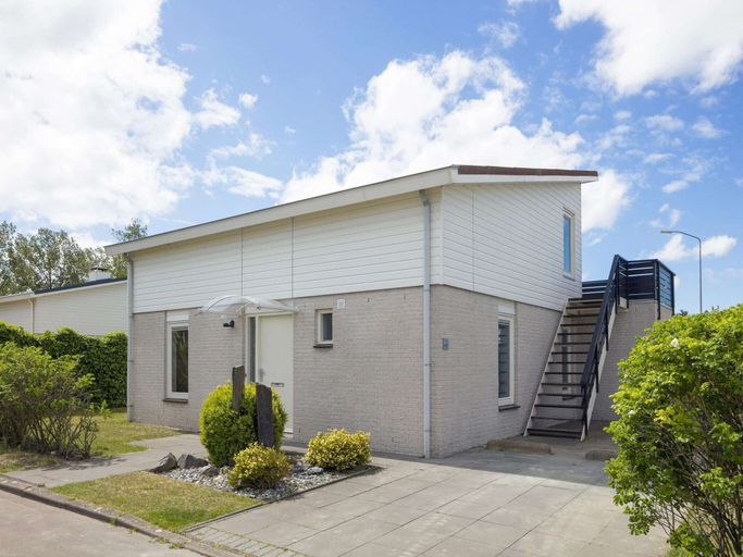 Exterior 2, Holiday Home w/ Sauna Near Beach, Noord-Beveland