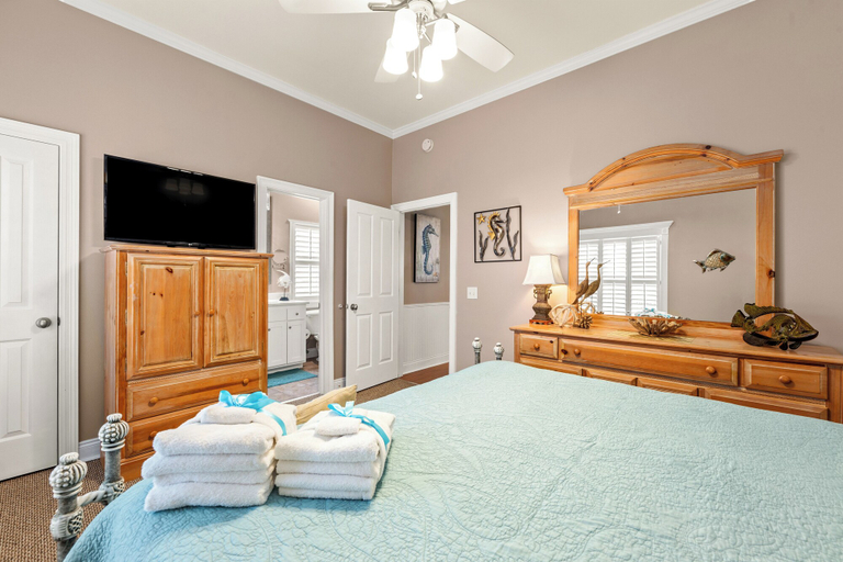 Bedroom 2, Algun Dia - Plush Family-friendly Home - A Block From Beach, Bay