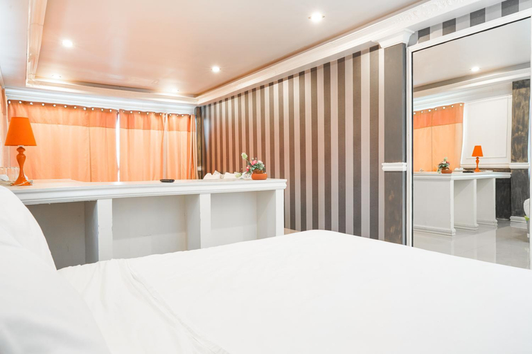 Bedroom 30