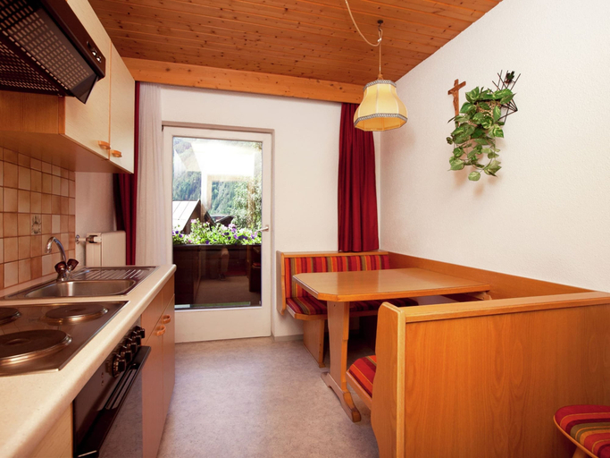 Others 5, Apartment in Austria with Mountain Views, Imst