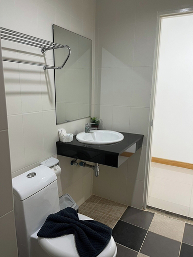 Bathroom 5, T & C Hotel Patong Beach, Pulau Phuket