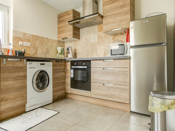 Private kitchen 3, Cosy Holiday Home With Garden, Loiret