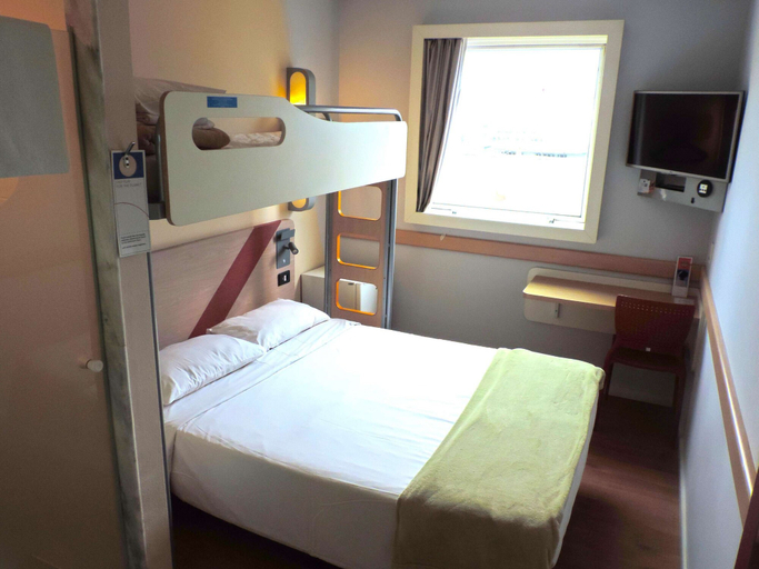 Bedroom 11