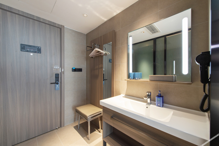 Bathroom 3, Hanting Hotel Chifeng Station Songshan Wanda Plaza, Chifeng