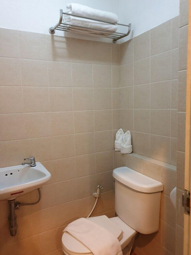 Bathroom 5, Arawana Residence Phromphong, Wattana