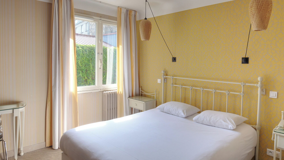 Bedroom 4, Grand Hotel Niort Centre, Deux-Sèvres