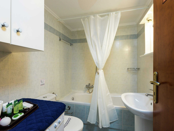 Bathroom, Spacious Apartment in Prines near Sea, Crete