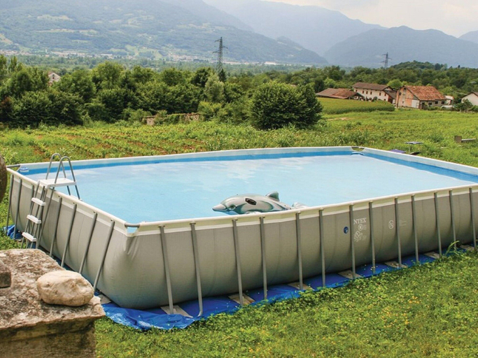 Pool 2, Belvilla by OYO Appartemento Chardonnay, Belluno