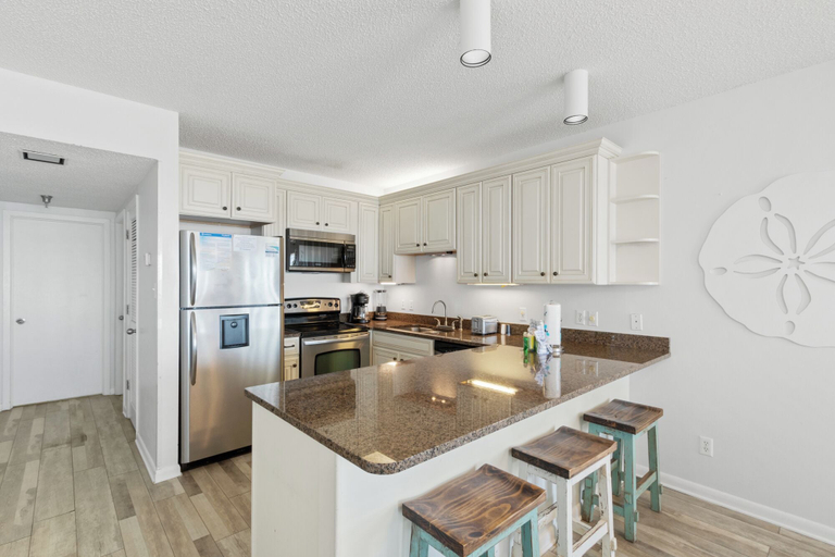 Others 5, Romar Place Condos, Baldwin