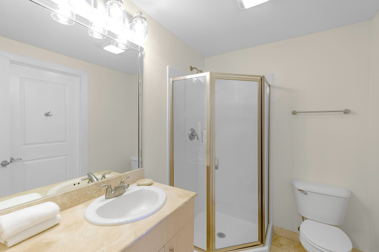 Bathroom 4, Sea Breeze 1010 Penthouse, Harrison