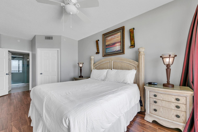 Bedroom 3, Majestic Sun 714b, Walton