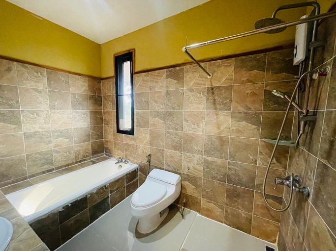 Bathroom 7