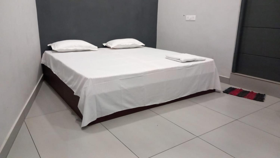 Bedroom 2, S V S Rooms, Ernakulam