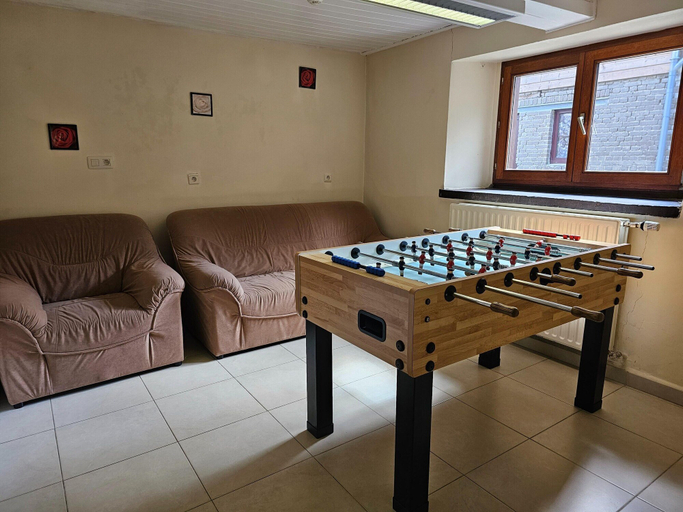 Game room, Renovated Holiday Home in Stavelot With Infrared Sauna, Liège