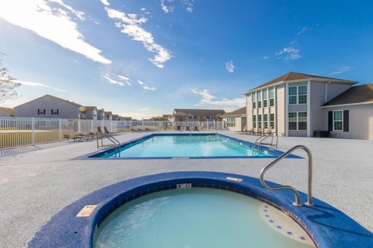 Sport & Beauty 3, 2b/2b w/ Pool & Tennis Court, Sleeps 6, Baldwin