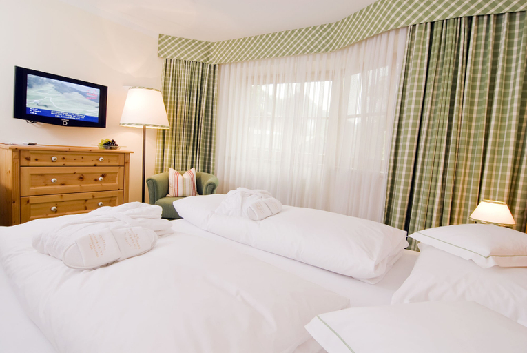 Bedroom 2, Hotel Kaiserhof Kitzbuehel, Kitzbühel