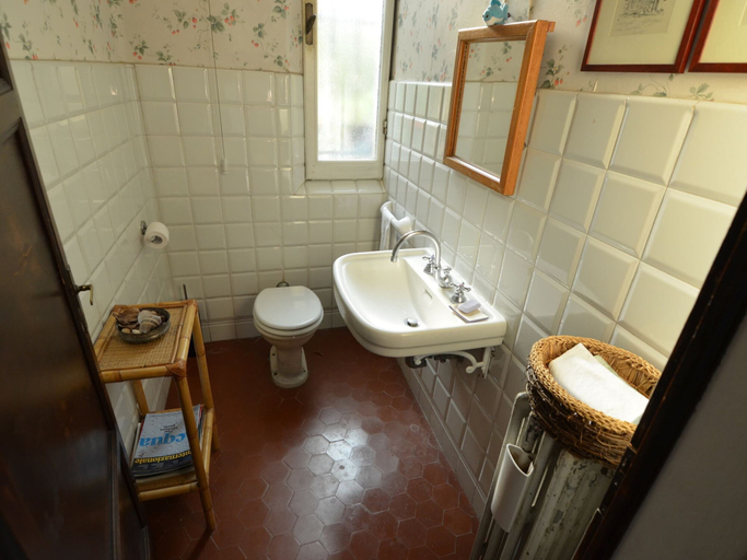 Bathroom 3, Elegant Holiday Home in Faenza With Garden and Pool, Ravenna