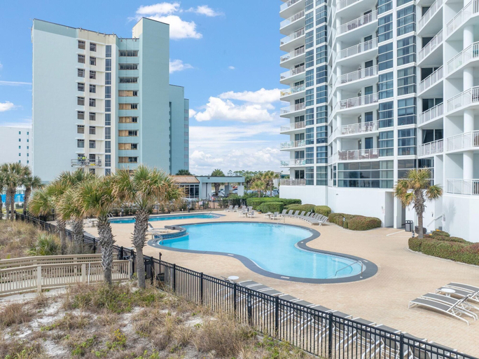 Exterior & Views 2, Palacio 405, Escambia