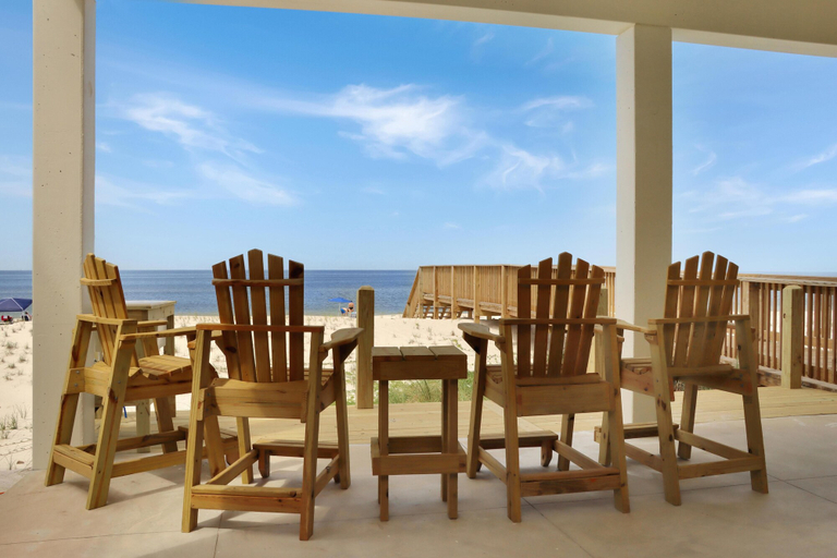 Food & Drinks, The Great White 1, Gulf