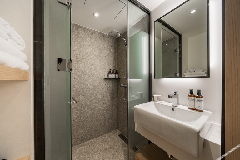 Bathroom 5, Yeoksam CF, Gangnam