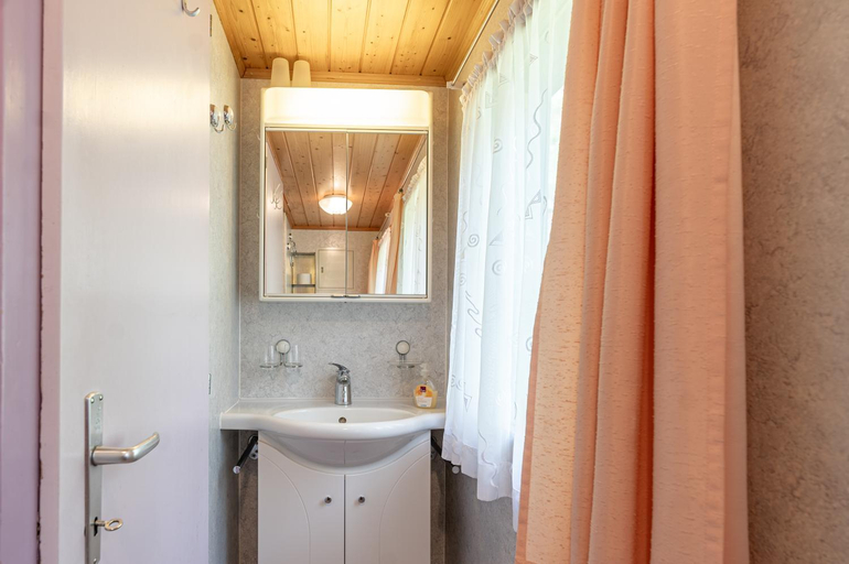 Bathroom, Chalet Chrumm, Visp